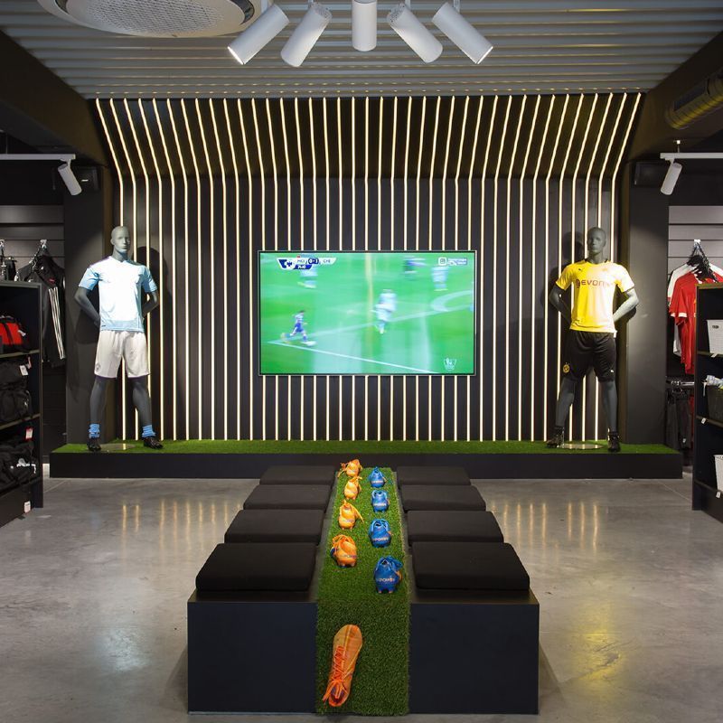 Boutique-Beleuchtung Mannequins Shopping